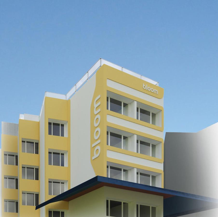 Bloom Hotel - Juhu Мумбай Екстериор снимка