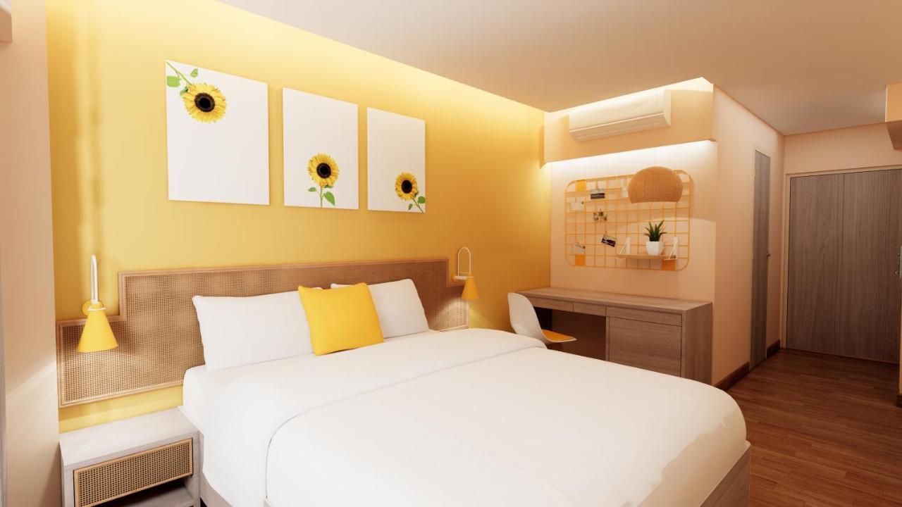 Bloom Hotel - Juhu Мумбай Екстериор снимка