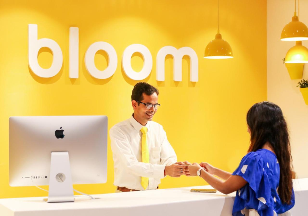 Bloom Hotel - Juhu Мумбай Екстериор снимка