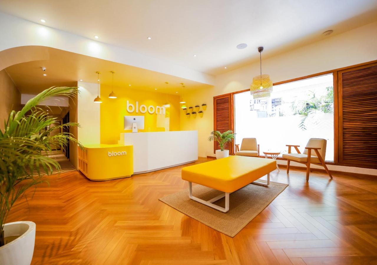 Bloom Hotel - Juhu Мумбай Екстериор снимка