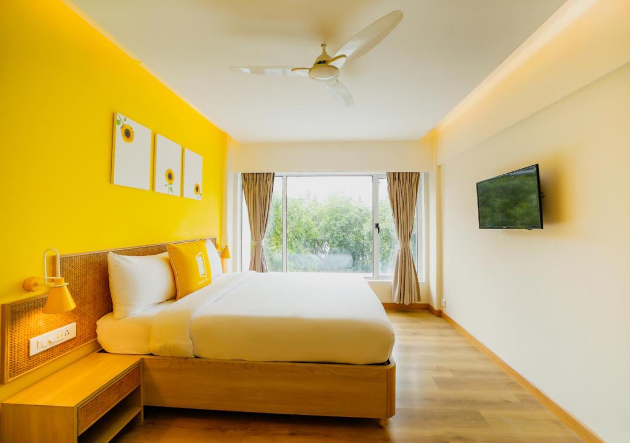 Bloom Hotel - Juhu Мумбай Екстериор снимка