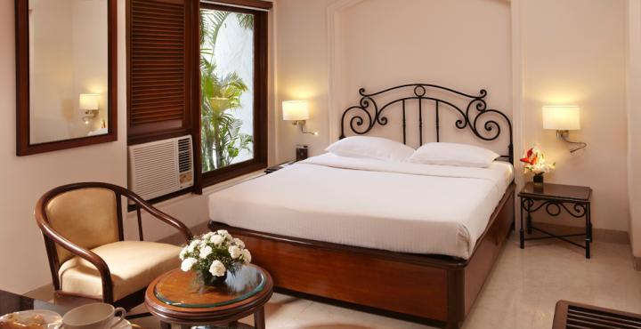Bloom Hotel - Juhu Мумбай Екстериор снимка