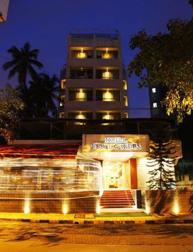 Bloom Hotel - Juhu Мумбай Екстериор снимка